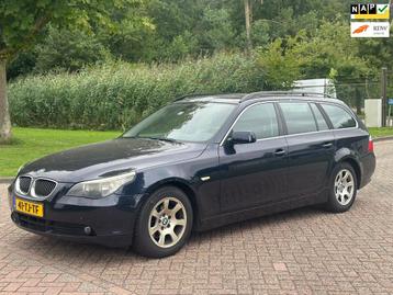 BMW 5-serie Touring 523i Executive/AIRCO/CRUISE/NAVI/PARKEER beschikbaar voor biedingen