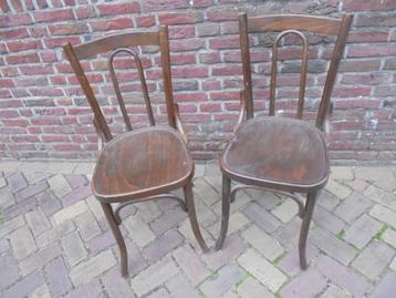 2 THONET STOELEN  beschikbaar voor biedingen