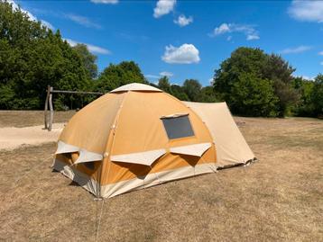 Karsten tent 300 compleet met voortent opblaas/oppomp tent  beschikbaar voor biedingen