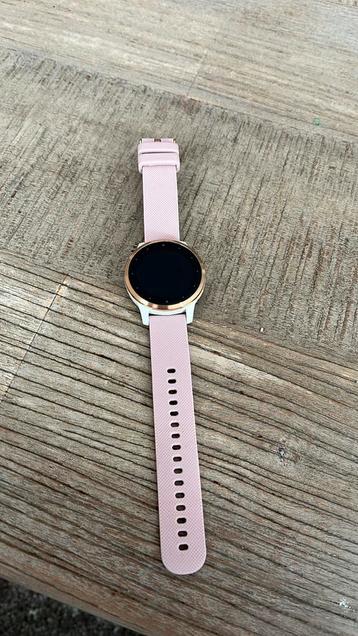 Garmin Vivoactive 4s met roze bandje beschikbaar voor biedingen