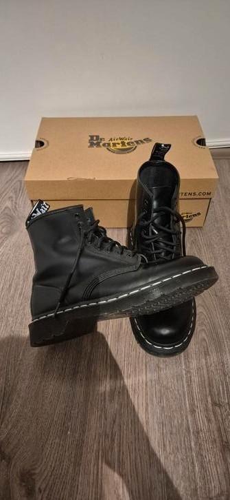 Dr martens schoenen als nieuw  beschikbaar voor biedingen