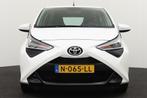 Toyota Aygo 1.0 VVT-i X-play Camera Navi Carplay LED, Voorwielaandrijving, Stof, Gebruikt, 4 stoelen