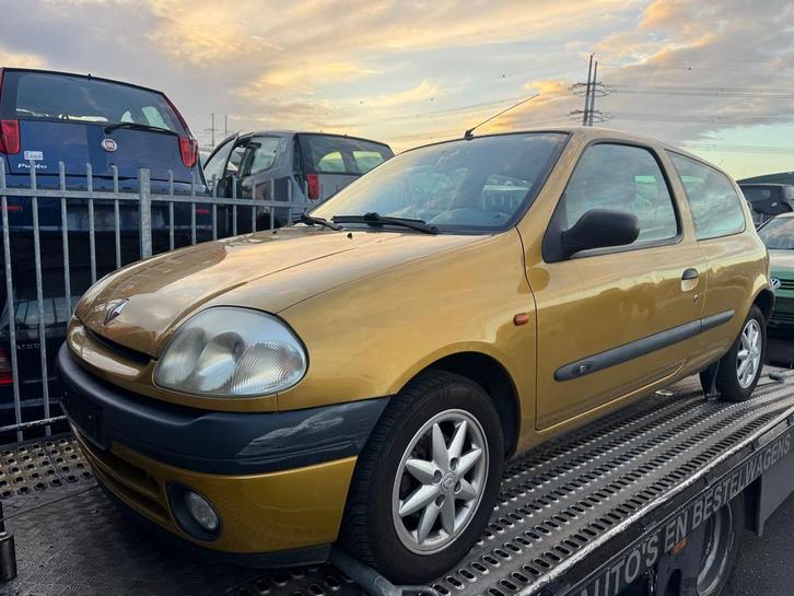 Renault Clio 1.6 Si 1999 veel onderdelen voorradig, Auto-onderdelen, Overige Auto-onderdelen, Renault, Gebruikt, Ophalen of Verzenden