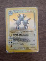 Magneton 1999 Base Set Holo, Hobby en Vrije tijd, Verzamelkaartspellen | Pokémon, Ophalen of Verzenden, Zo goed als nieuw, Losse kaart
