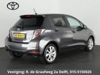Toyota Yaris 1.5 Full Hybrid Dynamic | Navigatie | Half Lede, Euro 5, Gebruikt, Zwart, 4 cilinders