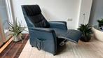 Accu Elektrische sta-op stoel op accu– donkerblauw leer, Huis en Inrichting, Fauteuils, Ophalen