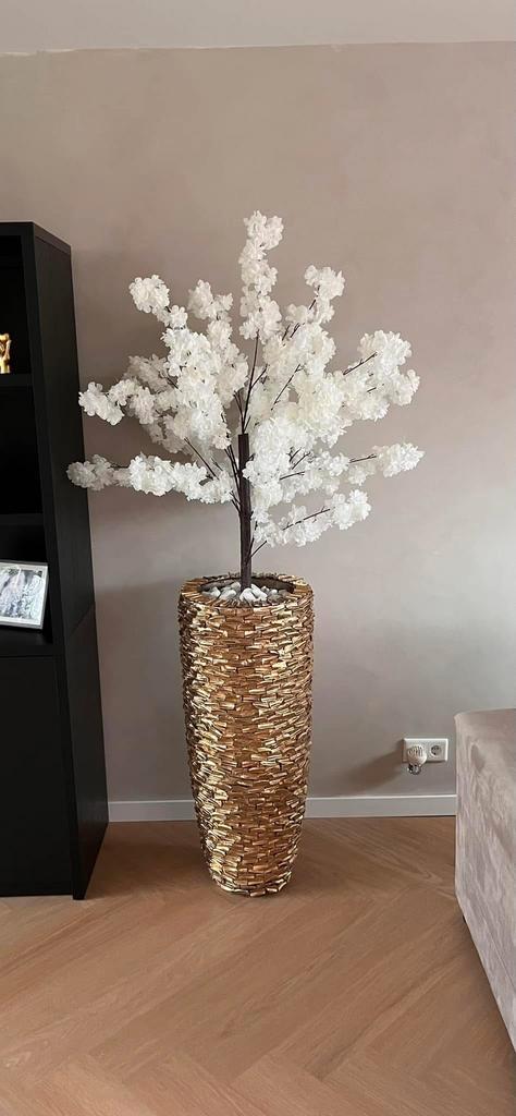 Mooi schelpenvazen met bloesem boom, Huis en Inrichting, Woonaccessoires | Vazen, Zo goed als nieuw, Wit, Minder dan 50 cm, Aardewerk of Porselein