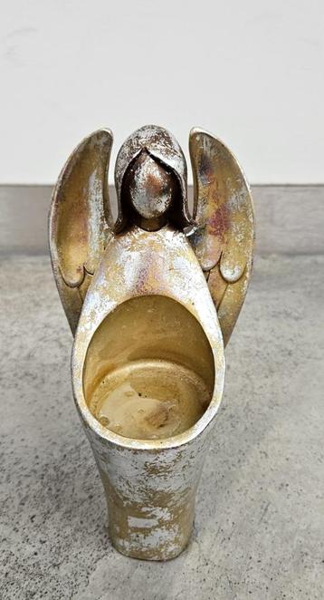 Decoratieve aparte engel met theelichthouder - steen beschikbaar voor biedingen