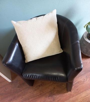 Netjes en goed onderhouden kuipstoeltje/ fauteuil beschikbaar voor biedingen