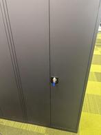 Hoge zwarte lockerkast, Huis en Inrichting, Kasten | Lockerkasten, Ophalen, Zo goed als nieuw