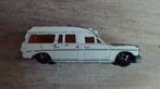 Mercedes ambulance no 318977 schaal 1/64, Ophalen of Verzenden, Gebruikt, Auto's