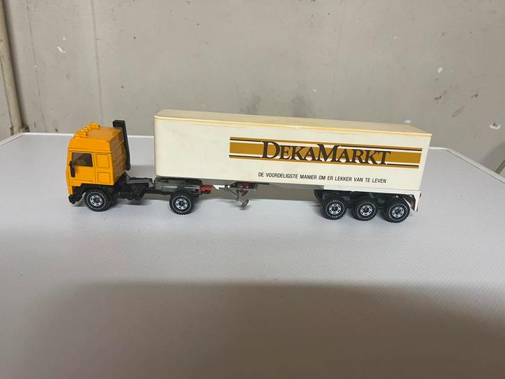 Siku 3117, Volvo F12 Intercooler met DEKAMARKT trailer, 1:55, Hobby en Vrije tijd, Modelauto's | 1:50, Gebruikt, Bus of Vrachtwagen