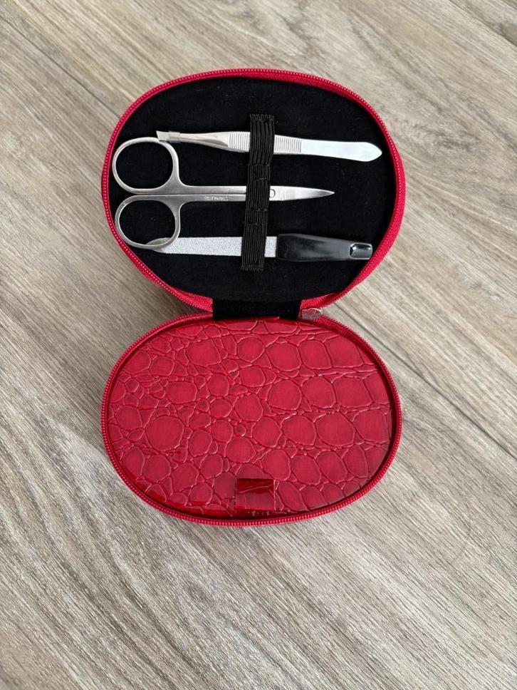 make up doosje, Sieraden, Tassen en Uiterlijk, Uiterlijk | Cosmetica en Make-up, Nieuw, Make-up, Handen en Nagels, Rood, Ophalen of Verzenden