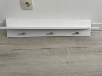 Wandplank Babykamer - Wit met Haken beschikbaar voor biedingen