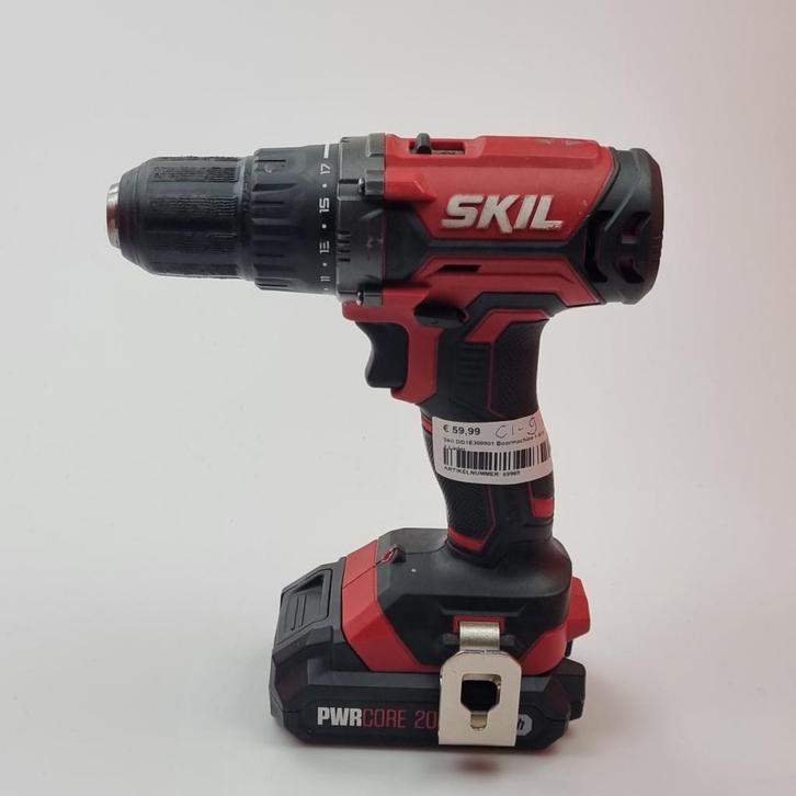 Skil DD1E300801 Boormachine + Accu + Lader, Doe-het-zelf en Verbouw, Gereedschap | Boormachines, Zo goed als nieuw