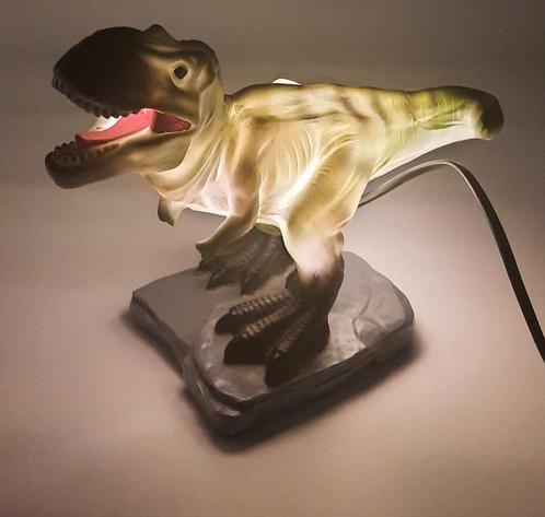 Dinosaurus (nacht) lamp ca. 30cm lang, Kinderen en Baby's, Kinderkamer | Inrichting en Decoratie, Zo goed als nieuw, Lamp, Ophalen of Verzenden