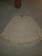Crème kleurige poncho met mouwen €5,-, G&L, Ophalen of Verzenden, Zo goed als nieuw, Beige