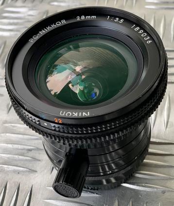 NIKKOR PC 28mm 1:3.5 beschikbaar voor biedingen