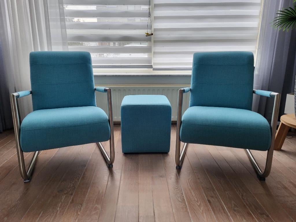 2 stoelen en hocker, Ophalen, Twee, Blauw, Zo goed als nieuw