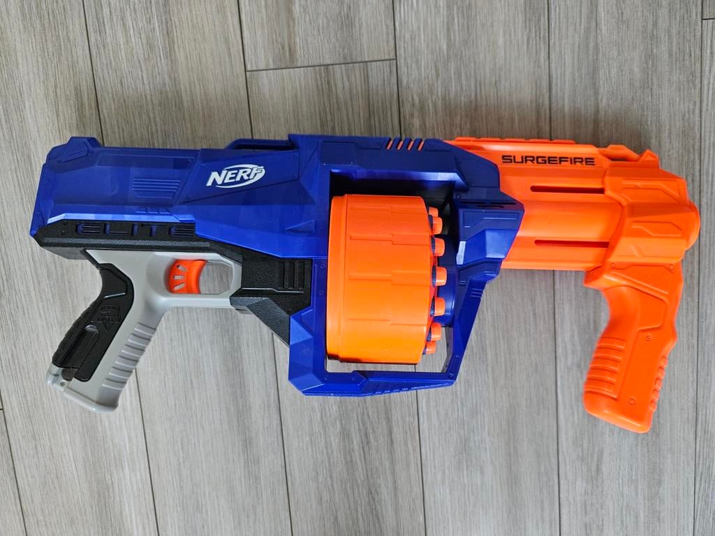 Nerf elite surgefire, Kinderen en Baby's, Speelgoed | Buiten | Actiespeelgoed, Zo goed als nieuw, Ophalen of Verzenden