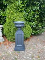 De laaste antraciete betonnen bloempot op zuil 110 H 40 B, Tuin en Terras, Tuinvazen, Ophalen, Nieuw