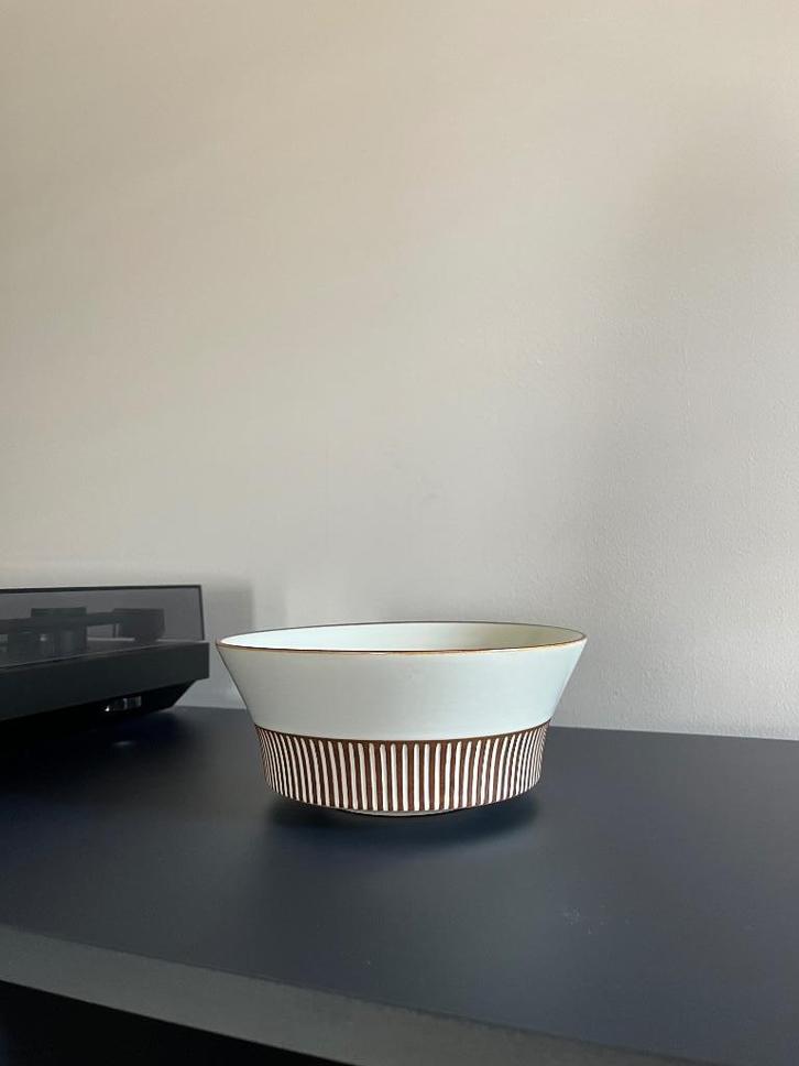 Keramieken schaal van Fris Edam - Cleopatra serie, Antiek en Kunst, Antiek | Schalen, Ophalen of Verzenden