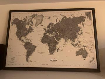 Zwart-wit Wereldkaart Canvas met Lijst beschikbaar voor biedingen
