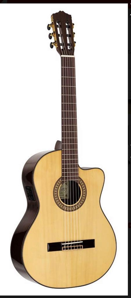 Salvador Cortez Ilsa SCE Klassieke Stage Gitaar met Fishman, Muziek en Instrumenten, Snaarinstrumenten | Gitaren | Akoestisch