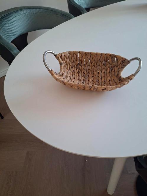 Rieten schaal met handvatten, Huis en Inrichting, Woonaccessoires | Schalen en Manden, Gebruikt, Schaal, Ovaal, Riet, Ophalen