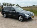 Mercedes-Benz E240/YOUNGTIMER/NETTE STAAT/SCHUIFDAK/CRUISE/, Auto's, Automaat, Zwart, 2597 cc, 1645 kg