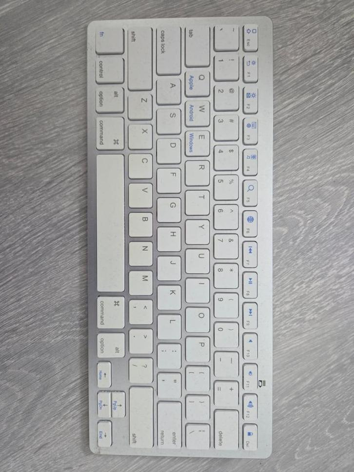 Bluetooth toetsenbord, Computers en Software, Toetsenborden, Zo goed als nieuw, Qwerty, Draadloos, Ophalen of Verzenden
