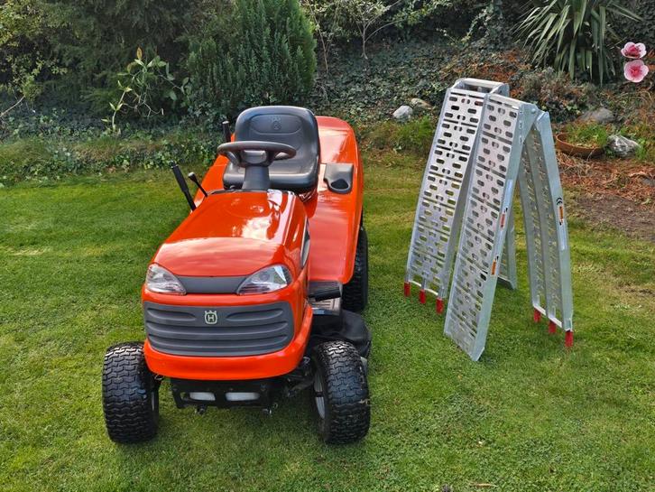 Zitmaaier Husqvarna CT151 15PK, Tuin en Terras, Zitmaaiers, Zo goed als nieuw, Versnellingen, Ophalen