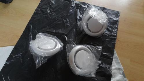 2 NIEUWE afdekroosters , doorsnee 15.5 cm , met GRATIS een, Doe-het-zelf en Verbouw, Ventilatie en Afzuiging, Nieuw, Ventilator en Afzuiger