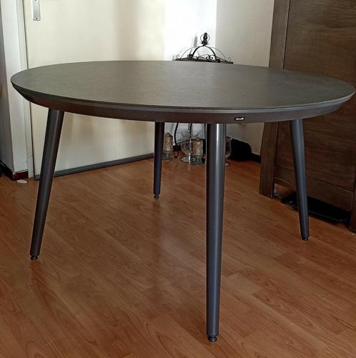 Tuintafel Hartman 128 cm ZGAN - alleen ophalen in Glanerbrug, Tuin en Terras, Tuintafels, Zo goed als nieuw, Rond, Aluminium, Ophalen