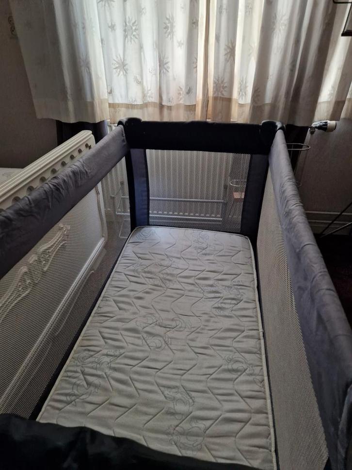 Campingbedje - Hilvarenbeek/Sint-Michielsgestel, Kinderen en Baby's, Babywiegjes en Ledikanten, Gebruikt, Reisbedje, Ophalen