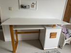 Wit bureau met hout accenten. Nauwelijks gebruikt., Huis en Inrichting, Ophalen, Zo goed als nieuw