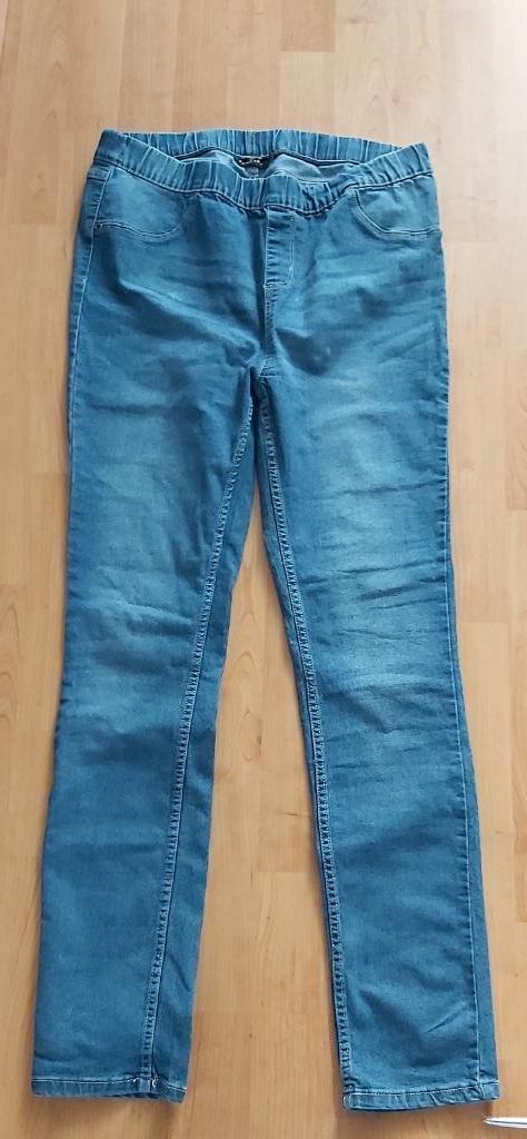 spijkerbroek maat L, Kleding | Dames, Spijkerbroeken en Jeans, Zo goed als nieuw, W30 - W32 (confectie 38/40), Blauw, Ophalen of Verzenden