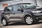 Dacia Sandero 1.0 TCe 100 ECO-G Expression NAVIGATIE/CAMERA/, Auto's, Stof, Gebruikt, Zwart, Origineel Nederlands