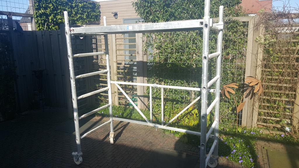 Kamersteiger te huur, Doe-het-zelf en Verbouw, Steigers, Zo goed als nieuw, Rolsteiger of Kamersteiger, Ophalen