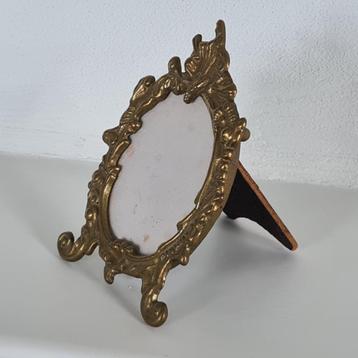 Oud Messing Fotolijstje h. 10,5 cm. beschikbaar voor biedingen