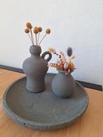 Brynxz decoratie mooie schaal met daarop 2 vaasjes., Ophalen, Gebruikt, Rond, Overige materialen