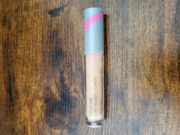 First Aid Beauty - Hello Bendy Avocado Concealer - 03 Light beschikbaar voor biedingen