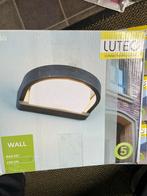 Lutec Origo Wandlamp Grijs - Nieuw in doos!, Tuin en Terras, Buitenverlichting, Minder dan 50 watt, Wandlamp, Ophalen of Verzenden