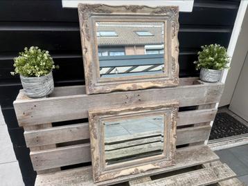 Oude houten brocante spiegels beschikbaar voor biedingen