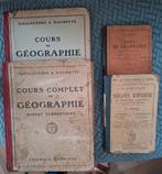 stapeltje van 4 antieke Franse boekjes - leuke decoratie, Ophalen