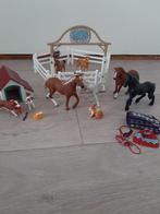 Partij Schleich met paarden honden konijn hekken hondenhok, Ophalen, Gebruikt
