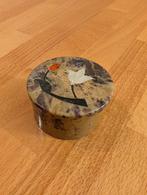 Vintage handgesneden stenen doosje met een bloemenmotief, Ophalen of Verzenden