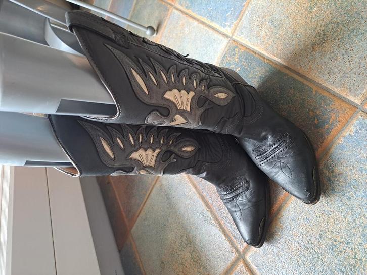 Cowboy Laarzen maat 38, Kleding | Dames, Schoenen, Zo goed als nieuw, Hoge laarzen, Zwart, Ophalen of Verzenden