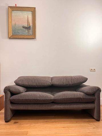 Tweezits - Cassina 675 Maralunga - gestreepte stoffering beschikbaar voor biedingen