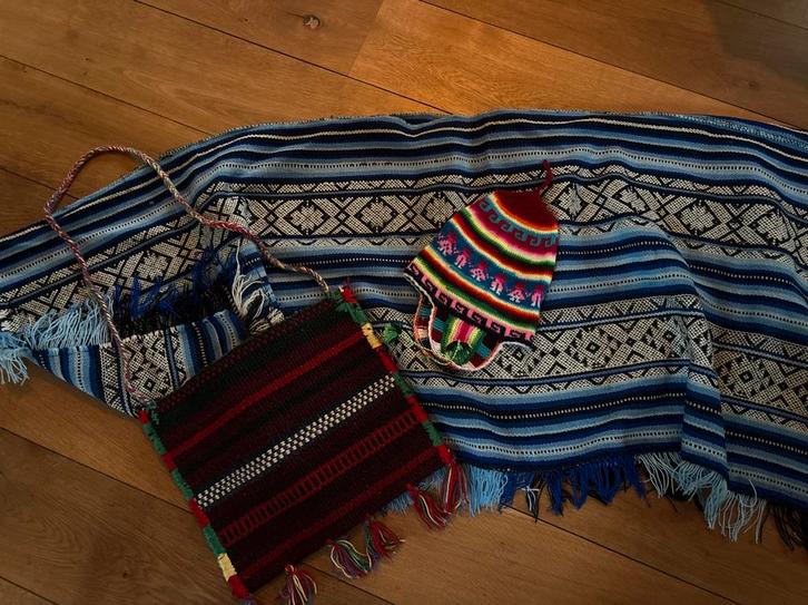 Peruaanse Poncho Set - Carnaval!, Kleding | Dames, Gelegenheidskleding, Zo goed als nieuw, Overige typen, Maat 38/40 (M), Overige kleuren
